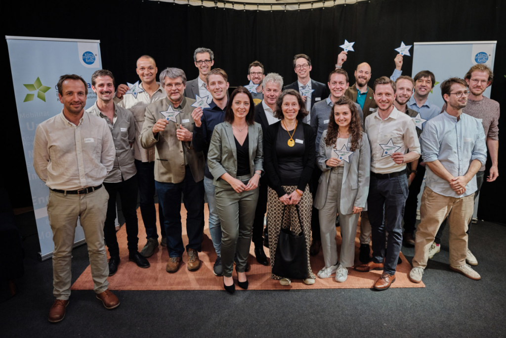 Gruppenfoto mit den Top-3 Klima-Start-ups im Finale.