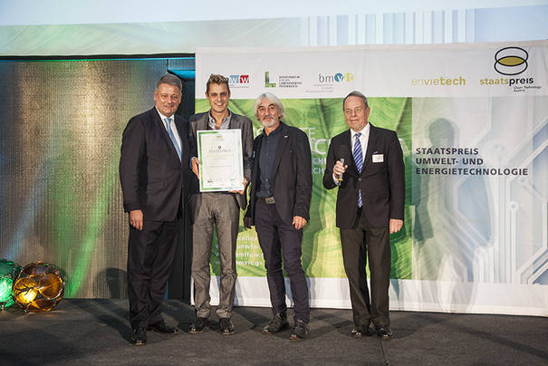 From left to right: Minister of the Environment Andrä Rupprechter, Managing Director Nino Struska, Hydroconnect GmbH, Managing Director Walter Albrecht, Hydroconnect GmbH, Univ.-Prof. Günther Brauner, TU Wien