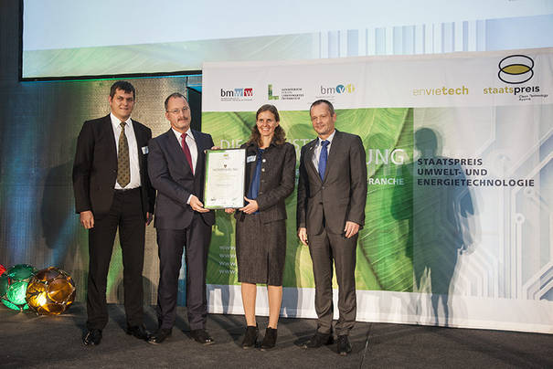 From left to right: Mr. Markus Widauer, B.Sc., Project Manager, Dr. Konrad Schaefer, CEO of Sandoz GmbH, Dr. Doris Wall, Energy Manager, Section Chief Dipl.-Ing. Christian Schönbauer, Section III Energy and Mining, BMWFW.