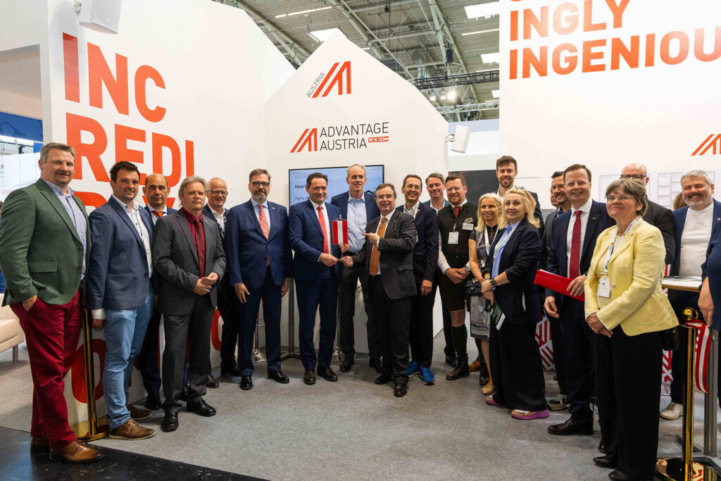 Gruppenbild am österreichischen IFAT-Gemeinschaftsstand der WKO (Foto: BMLUK, Felikss Francer)